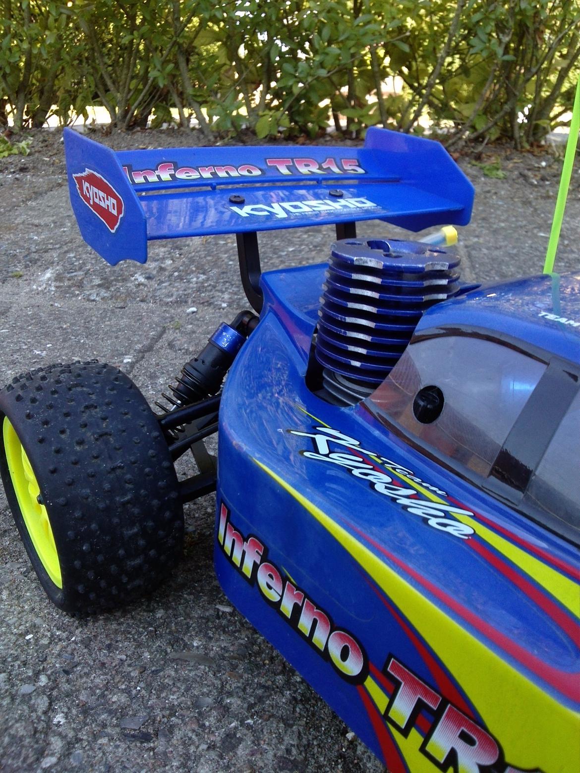 Buggy Off-Road Kyosho Inferno TR15 RTR billede 9