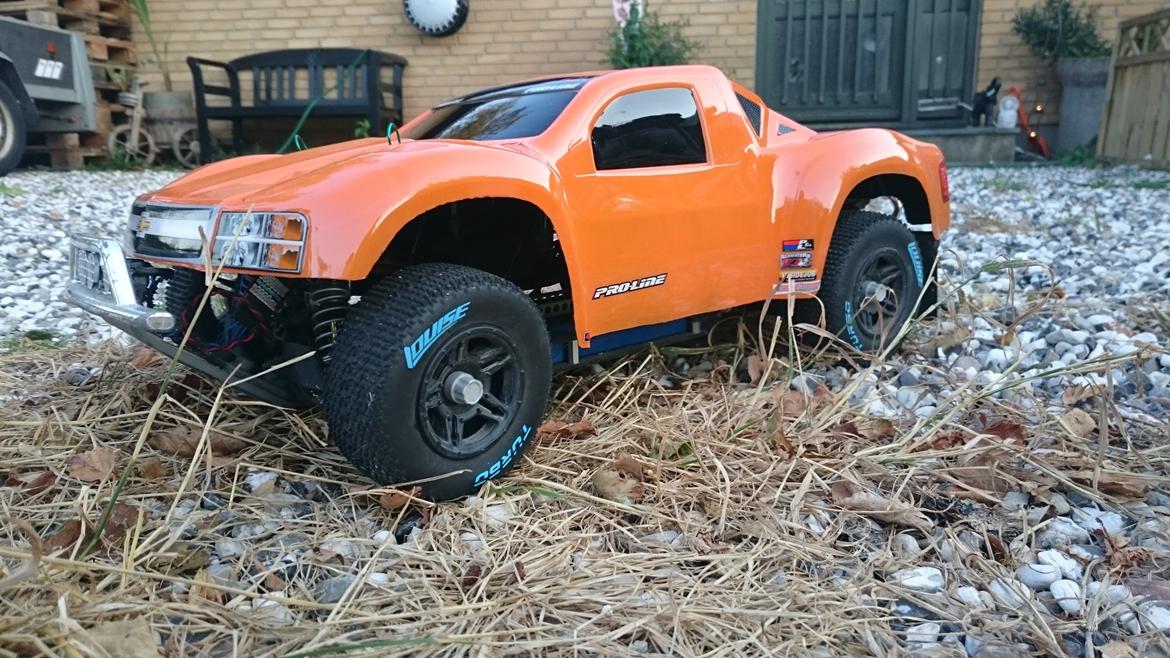 Truck T-RCE Slash 4X4 "carbon" billede 1