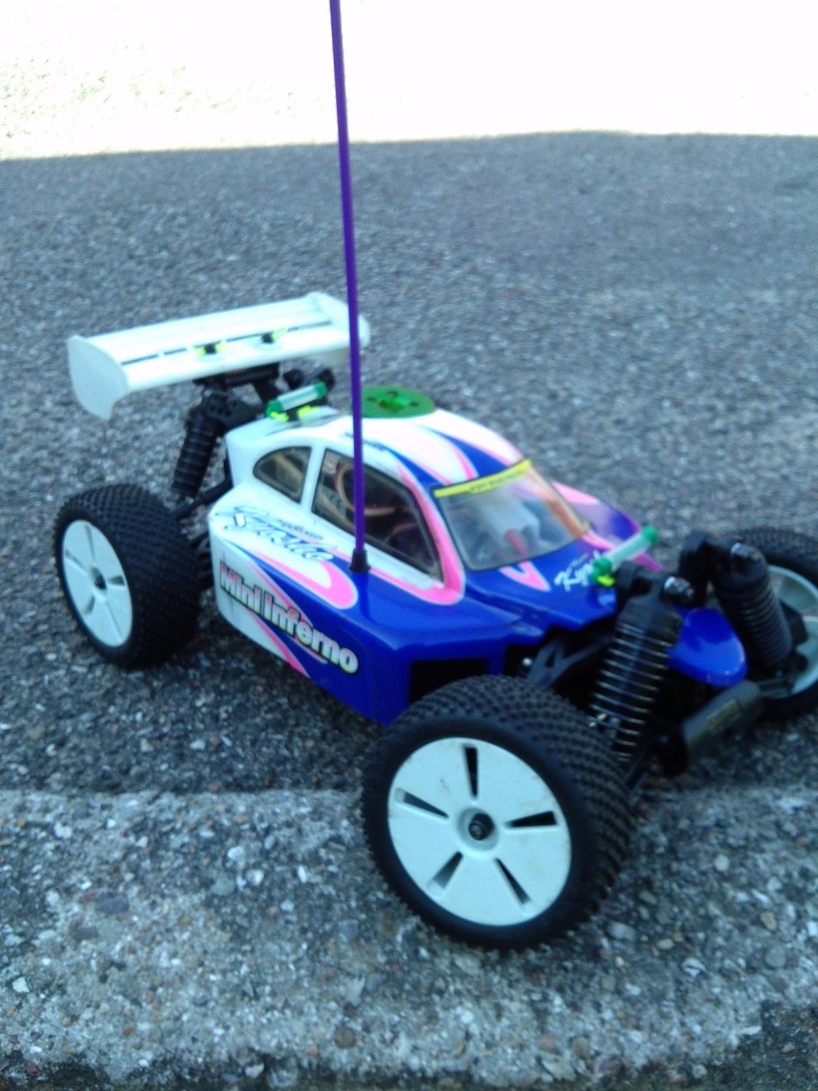 Buggy Off-Road Kyosho Mini Inferno RTR T1 billede 28