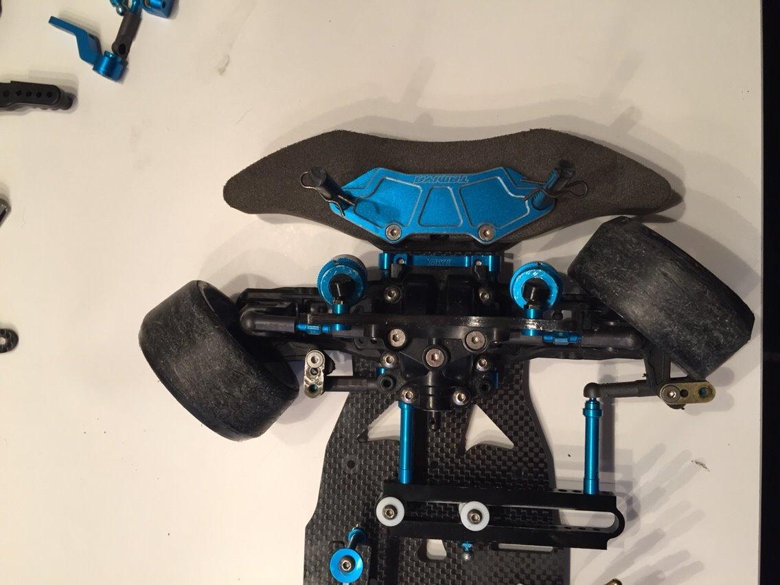 Bil Tamiya TB-03 VDS  lavet om til rwd billede 3