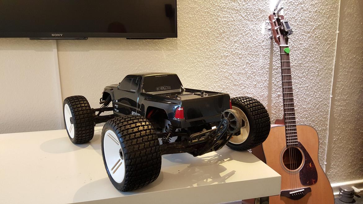 Off-Roader HPI Savage Flux XL - Onroad setup. Lav og med gode klistrede sutter billede 15
