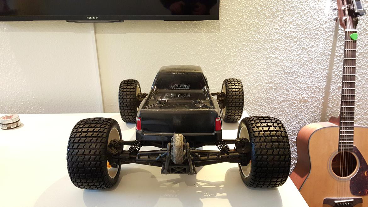 Off-Roader HPI Savage Flux XL - Onroad setup. Lav og med gode klistrede sutter billede 16