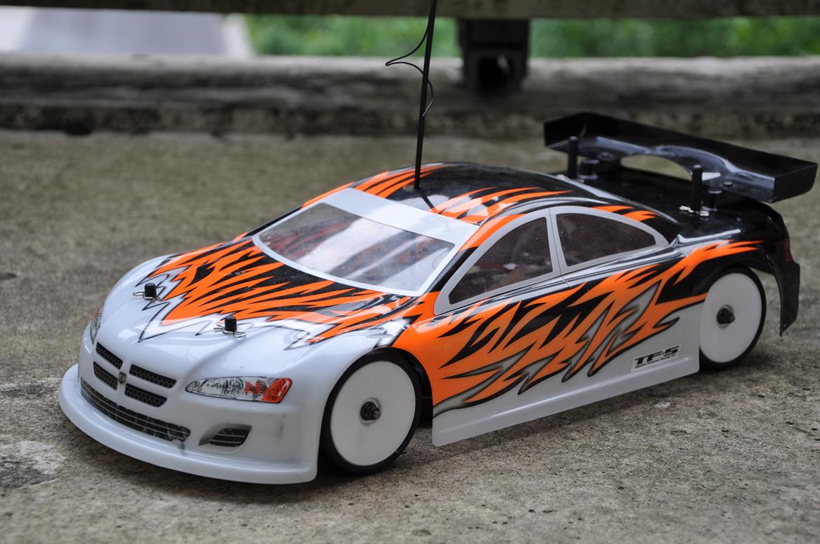 Bil Kyosho TF5  Dodge Stratus  billede 1