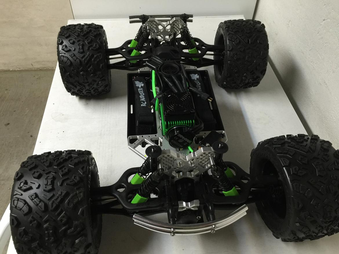 Bil Traxxas E-maxx- Brushless billede 17