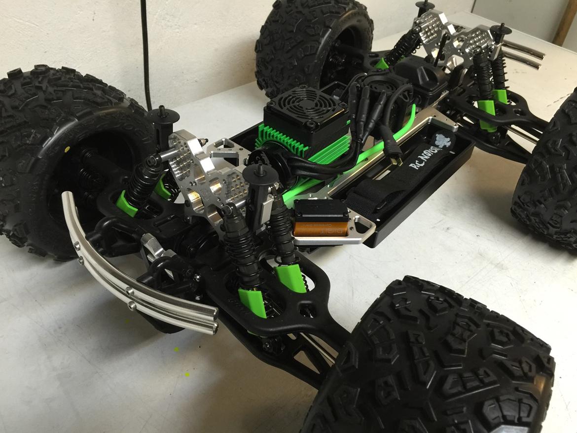 Bil Traxxas E-maxx- Brushless billede 13