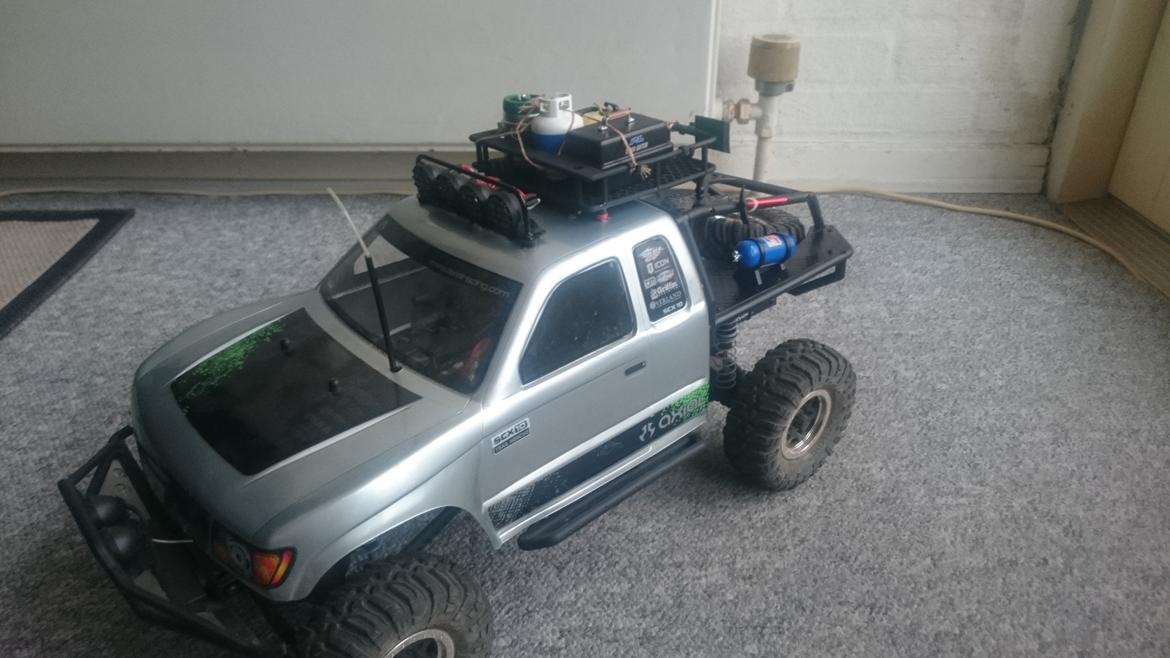 Off-Roader axial scx10 honcho *solgt* - Så er den klar til skovtur :D billede 13