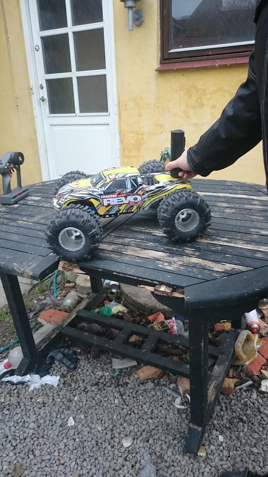 Truck traxxas revo 3.3  billede 1