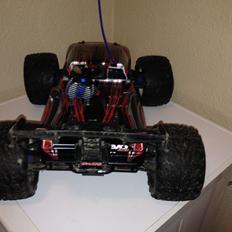 Off-Roader Traxxas Revo 3.3