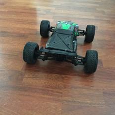 Bil SURVIVOR STADIUM TRUCK