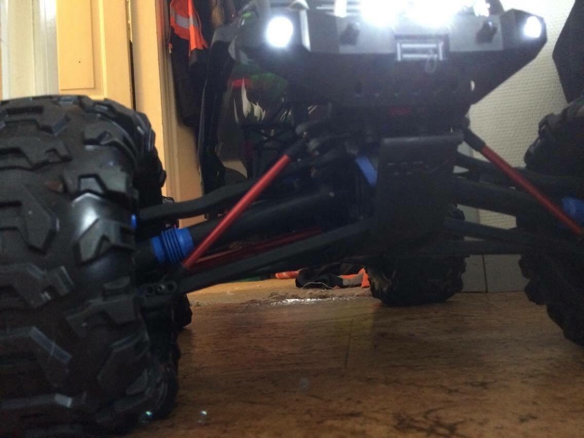 Off-Roader Traxxas Summit 1:10 billede 8