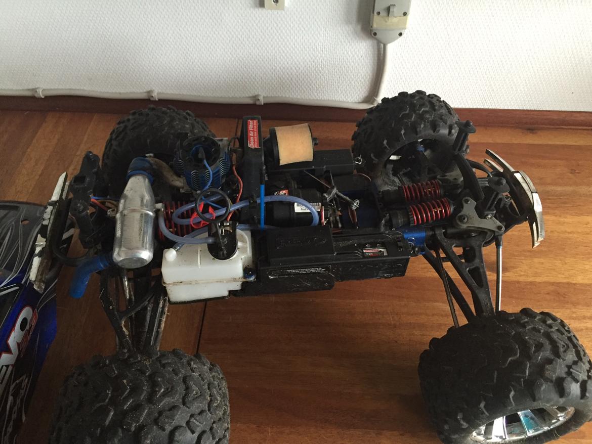 Off-Roader Traxxas revo 3.3  billede 4