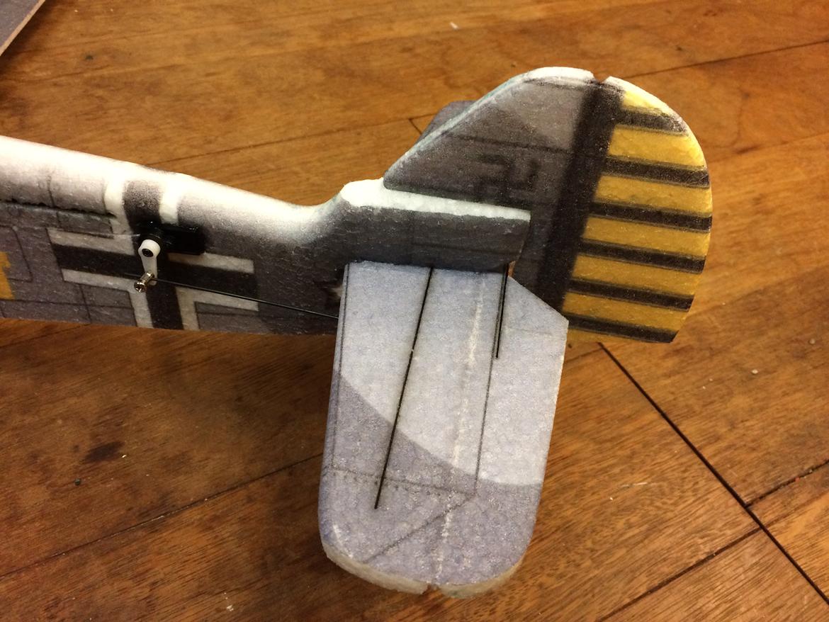 Fly Hobbyking ME109 Combat EPP - Højde og side ror billede 16