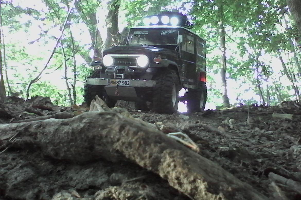 Truck Tamiya CC-01 Toyaota Landcruiser billede 1