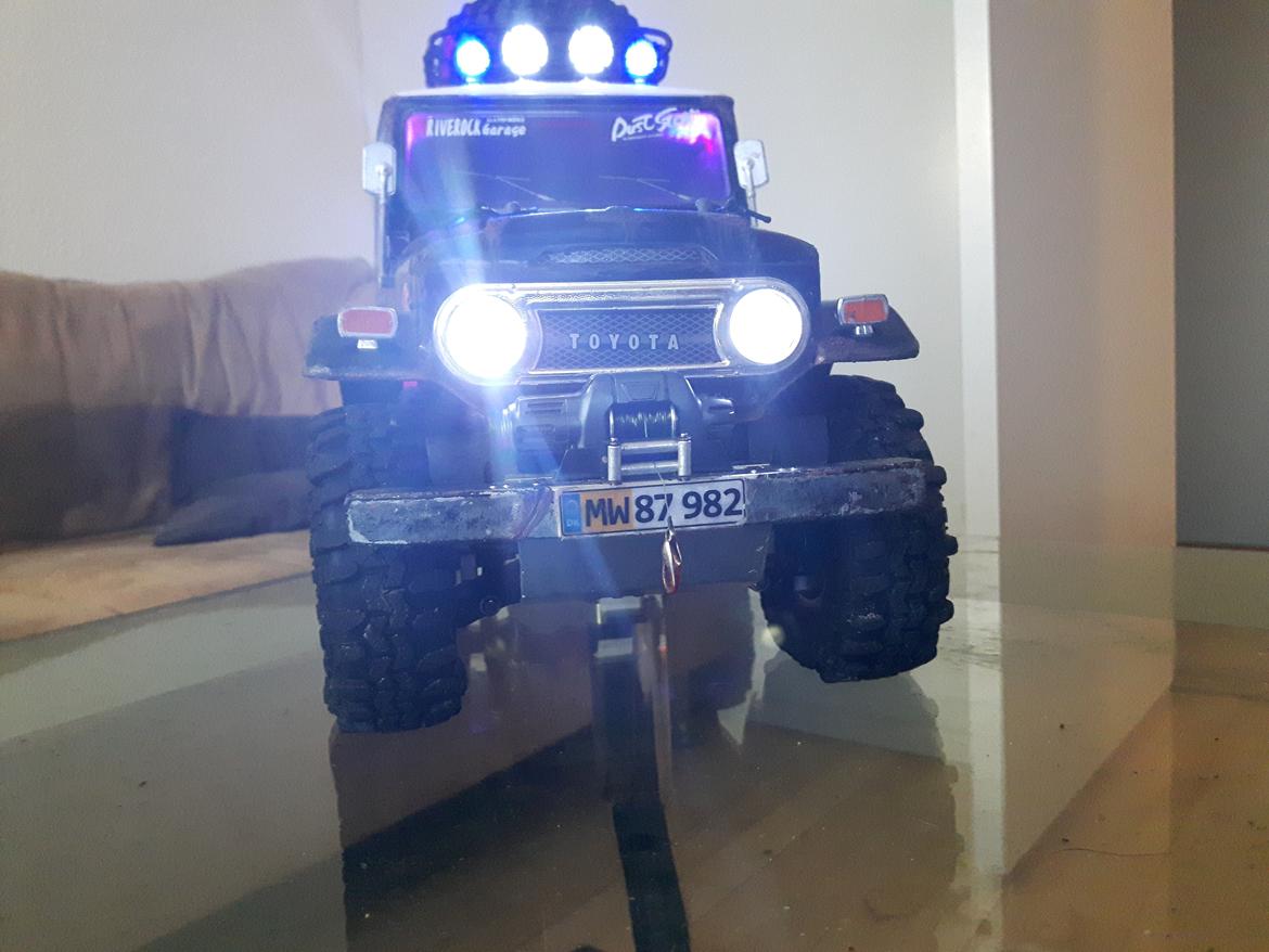 Truck Tamiya CC-01 Toyaota Landcruiser billede 3