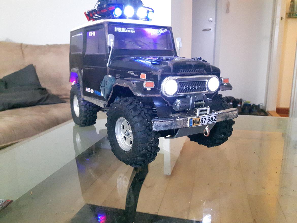 Truck Tamiya CC-01 Toyaota Landcruiser billede 4