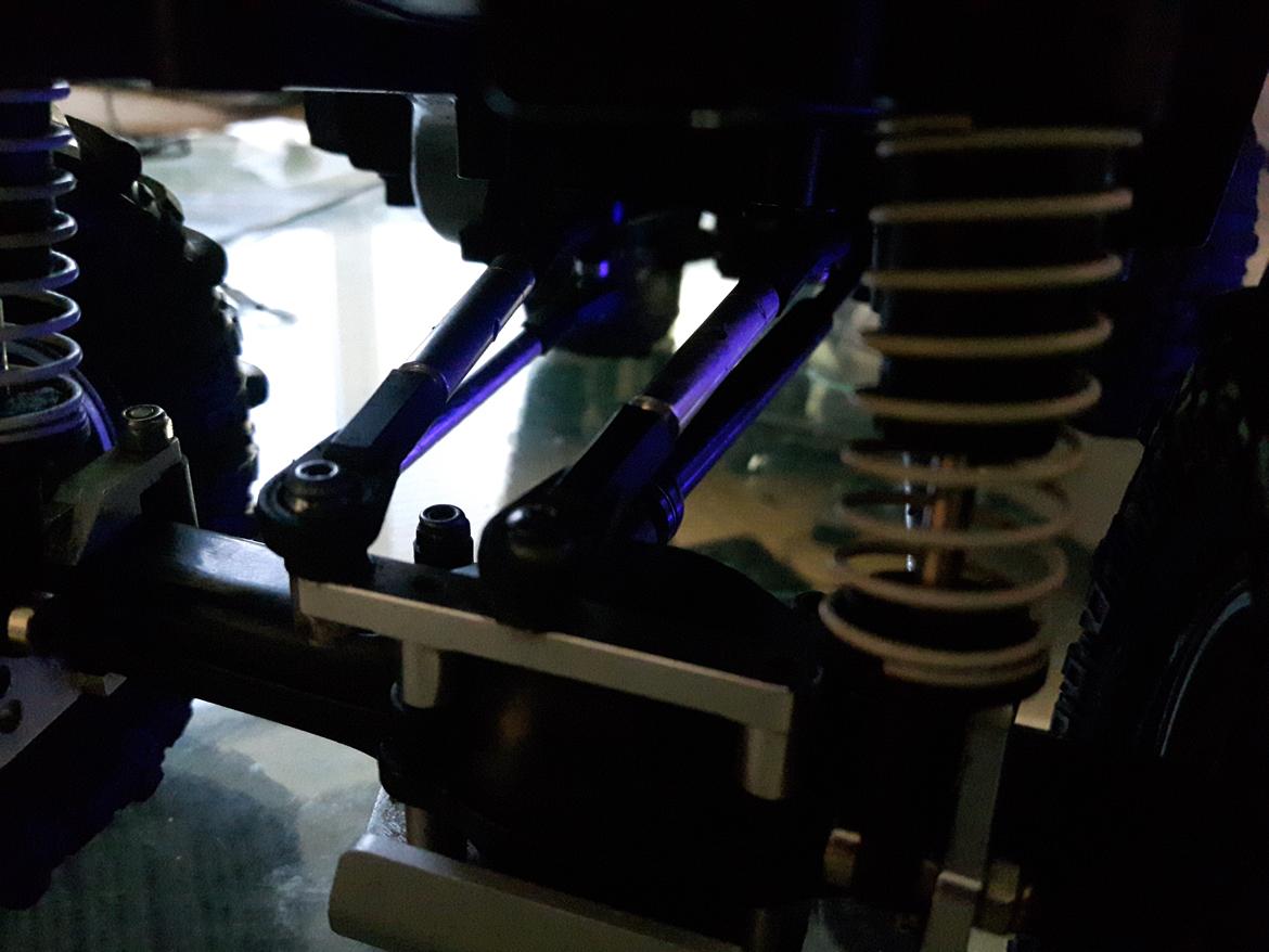 Truck Tamiya CC-01 Toyaota Landcruiser billede 14