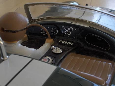 Bil shelby ac cobra 427  - sæder og mand er håndmalet billede 3