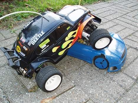 Buggy Blitzer Beetle SOLGT - ja jeg vil jo gerne have en nitro bil. De to er hvis i gang med at opfyle min drøm..! :D (det virkede jeg har nu også en nitro buggy)  billede 16