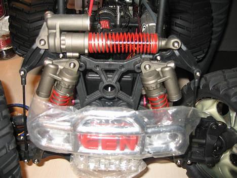 Truck Genisis 64 - Forfra billede 9