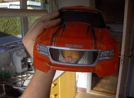Off-Roader [SOLGT]Hpi savage 25 - så jeg kan få mere luft til filteret! billede 12