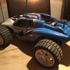 Off-Roader Thunder Tiger SST Truggy