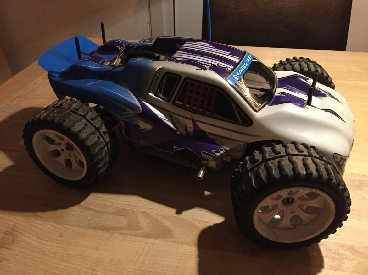 Off-Roader Thunder Tiger SST Truggy billede 1