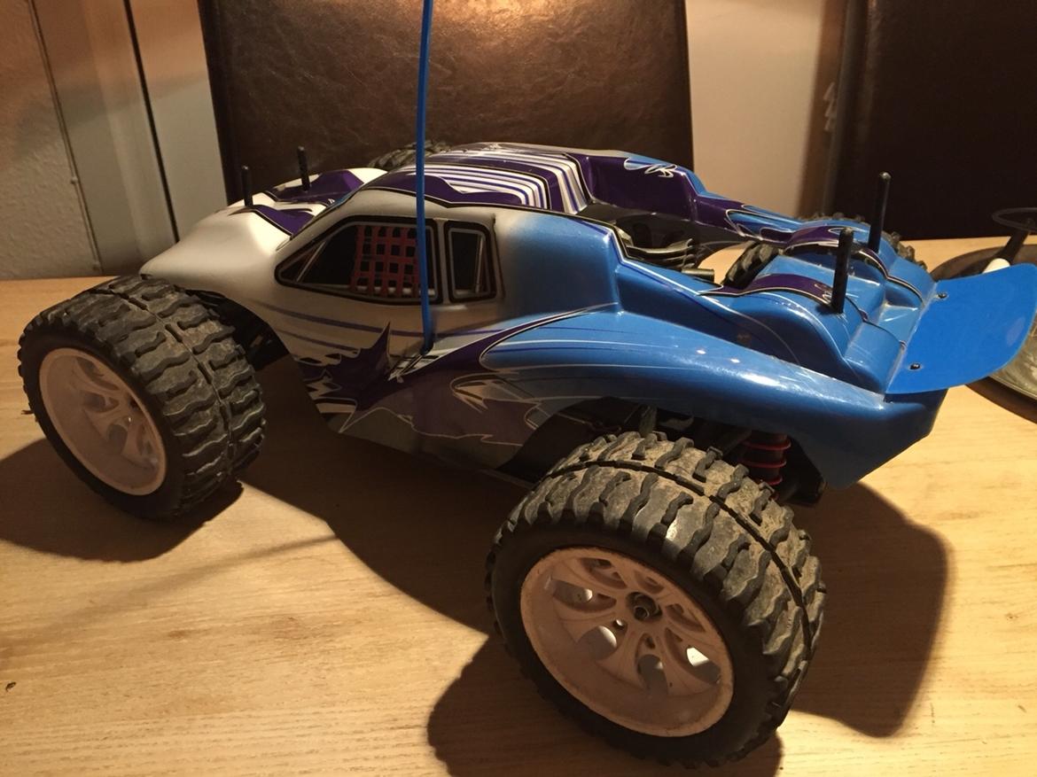 Off-Roader Thunder Tiger SST Truggy billede 3