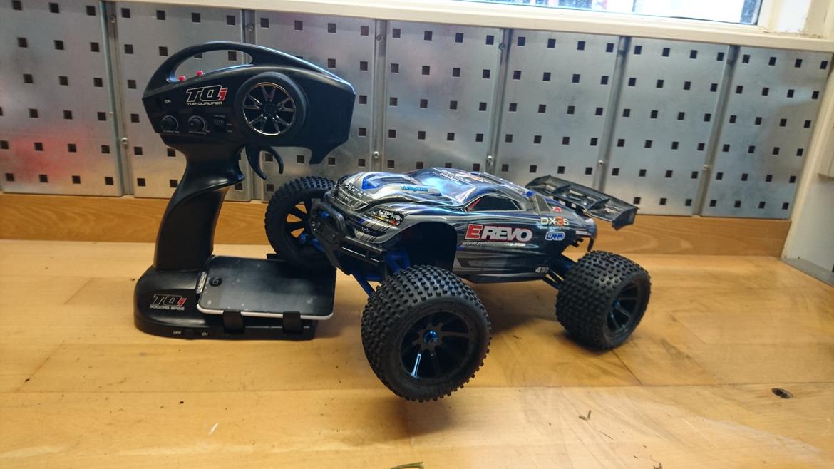 Bil Traxxas e-revo 1/16 vxl (black edition) billede 2