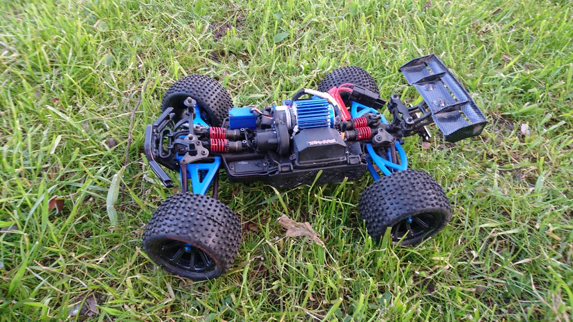 Bil Traxxas e-revo 1/16 vxl (black edition) billede 4