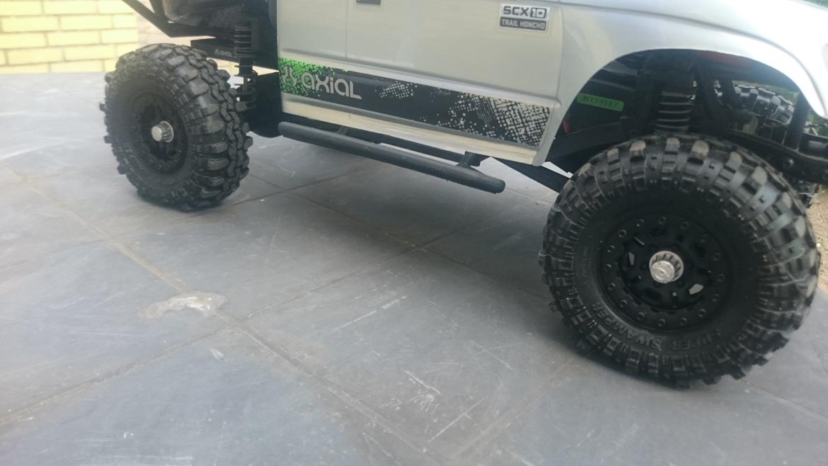 Off-Roader axial scx10 honcho *solgt* - Hjulkapsler :D  billede 12