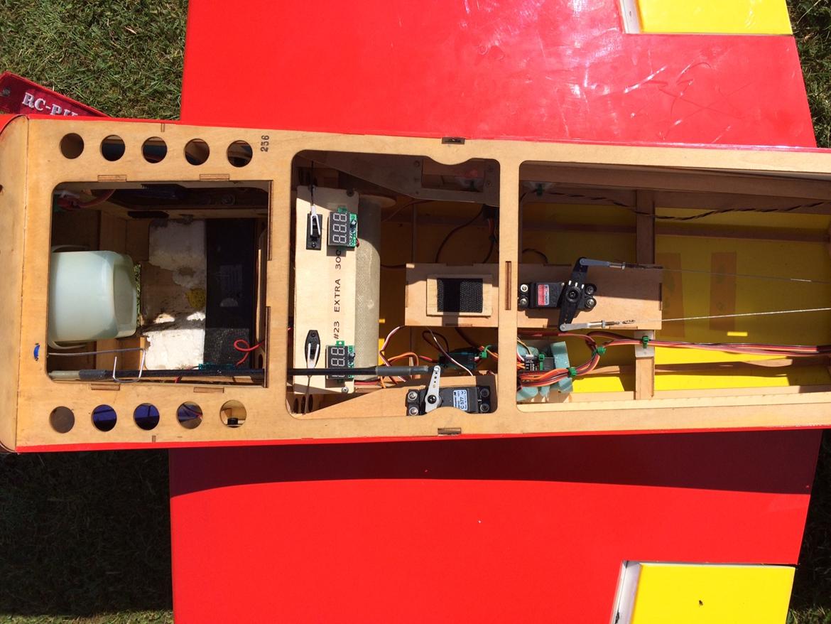 Fly Extra 300 - Radio setup samt V visning på modtager/tænd batt billede 17
