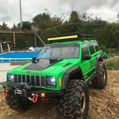 Off-Roader Axial scx10 ll Jeep cherokee 2000 builders kit