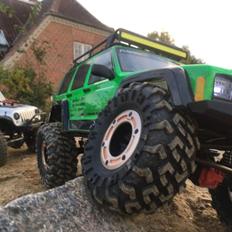Off-Roader Axial scx10 ll Jeep cherokee 2000 builders kit