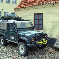 Off-Roader Land Rover Defender 90"  (SCX)