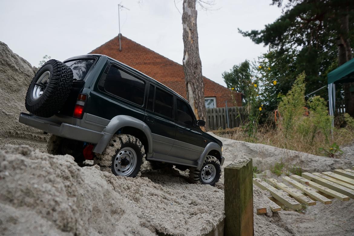 Off-Roader Axial scx10 II Toyota Land Cruiser 80 "skrottet" - før ombygning billede 34