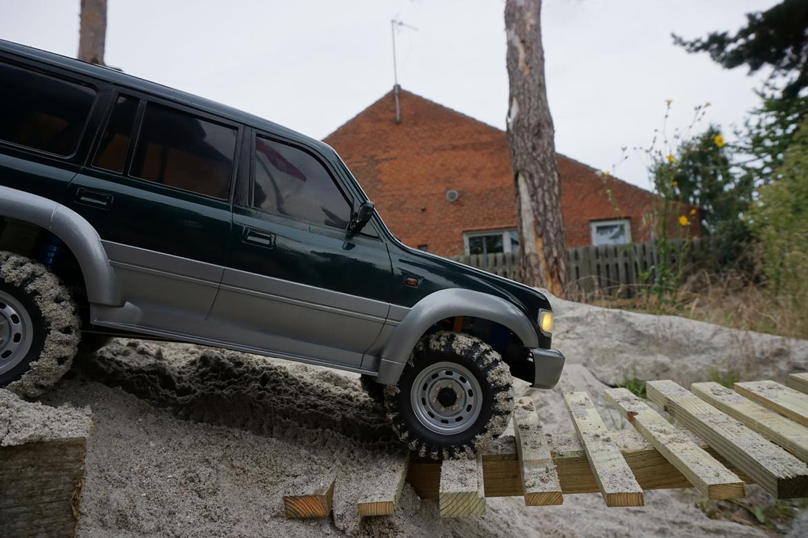 Off-Roader Axial scx10 II Toyota Land Cruiser 80 "skrottet" - før ombygning billede 31