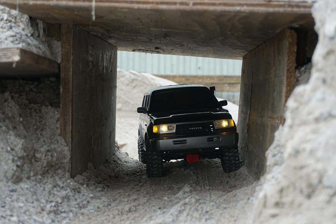 Off-Roader Axial scx10 II Toyota Land Cruiser 80 "skrottet" - før ombygning billede 30