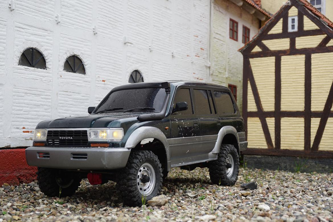 Off-Roader Axial scx10 II Toyota Land Cruiser 80 "skrottet" - før ombygning billede 25