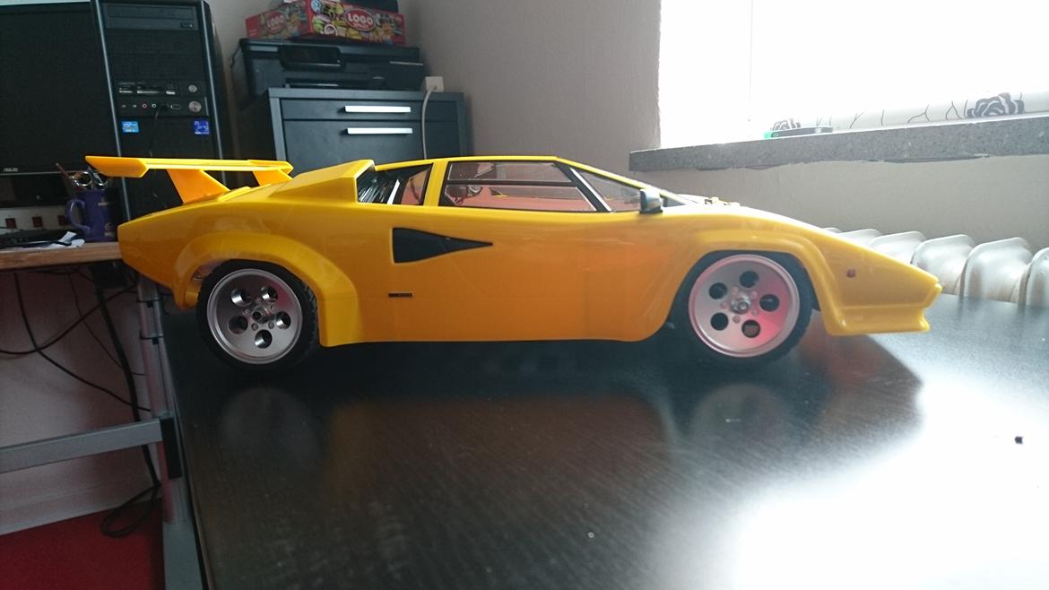 Bil Tamiya TT-01E Lamborghini Countach - Så fik jeg pindene kortet ned, pynter billede 2