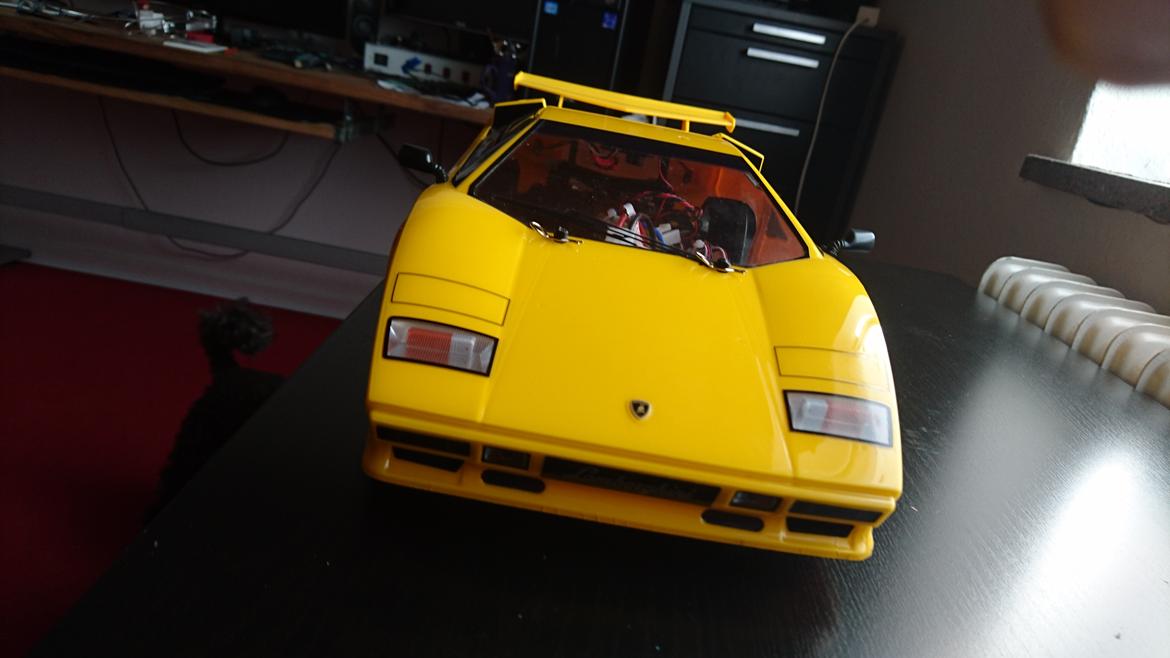 Bil Tamiya TT-01E Lamborghini Countach - Så fik jeg pindene kortet ned, pynter billede 1