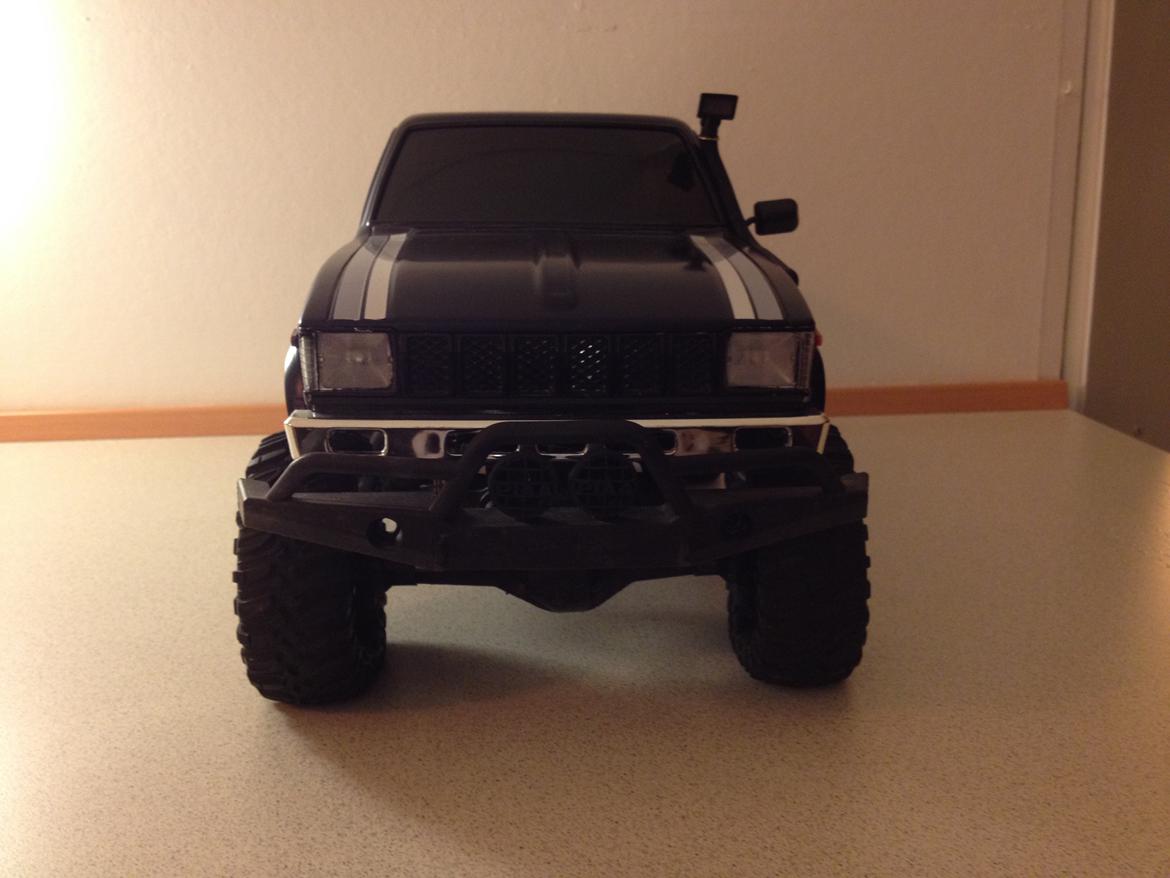 Off-Roader Axial SCX10 Toyota Hilux SOLGT billede 9