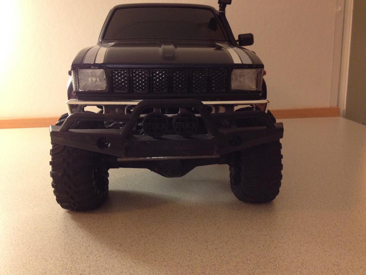 Off-Roader Axial SCX10 Toyota Hilux SOLGT billede 10