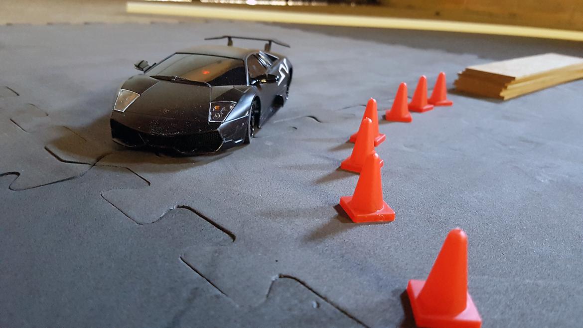 Bil Mini-Z MR03 Sport Lamborghini LP670-4 - Lidt leg på 'banen'  billede 6