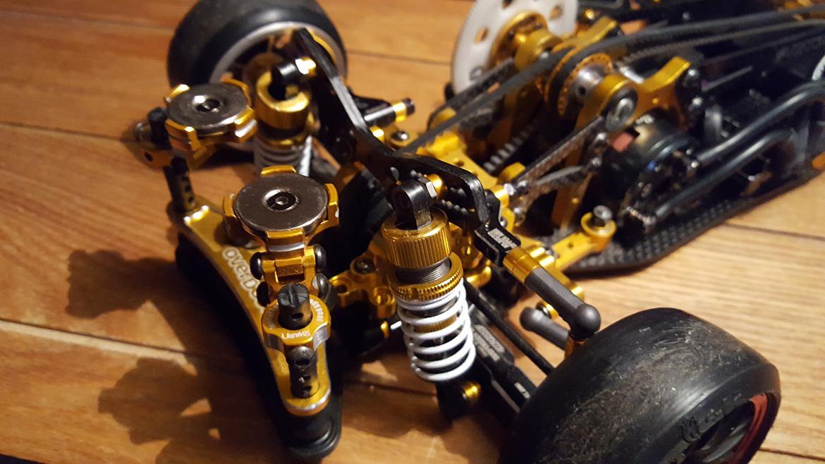 Bil tamiya ta05 vdf gold "viola" billede 3