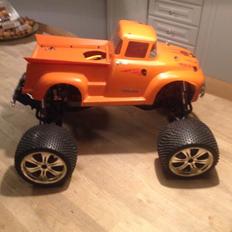 Off-Roader Steroide E-maxx.