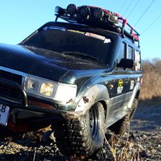 Off-Roader Axial scx10 II Toyota Land Cruiser 80 "skrottet"