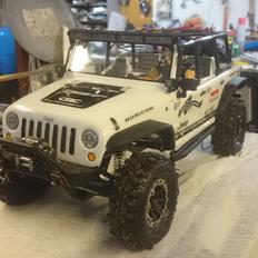 Off-Roader Axial SCX 10 Jeep Wrangler Unlimited C/R edition.