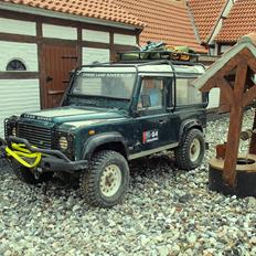 Off-Roader Land Rover Defender 90"  (SCX)