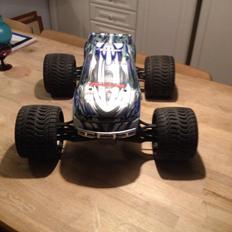 Off-Roader Knægtens traxxas E-maxx 1/10