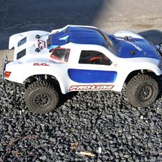 Off-Roader Slash 4x4 